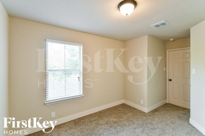 Building Photo - 6518 Woodstock Dr