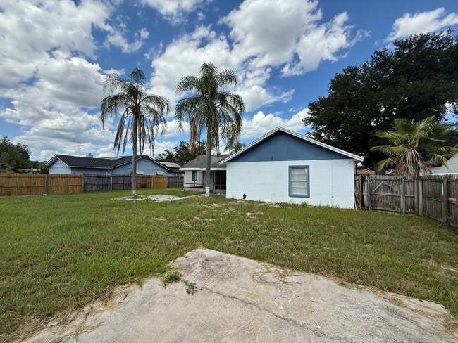 Building Photo - 4712 Dandelion Dr