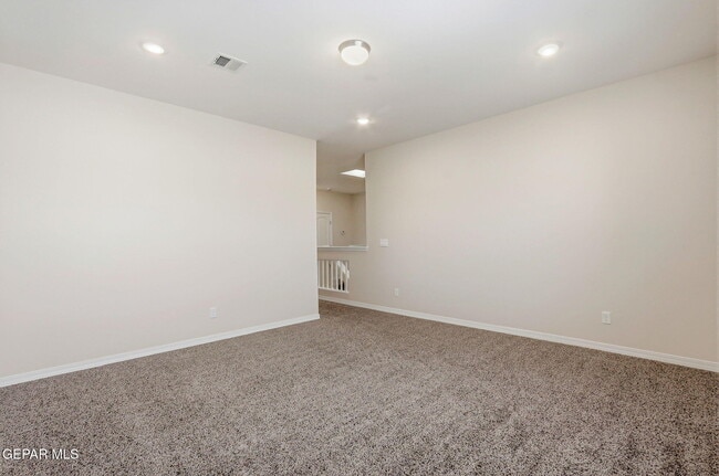 Building Photo - 904 Keenland Ave