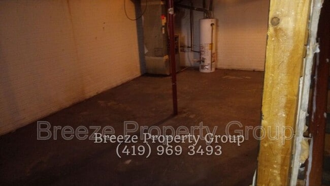 Building Photo - 1449 N Superior St