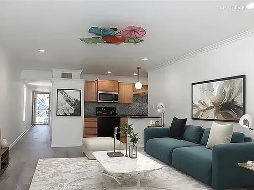 Building Photo - 604 Sunfish Way