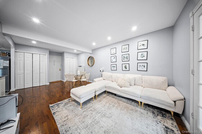 Building Photo - 58-03 Calloway St