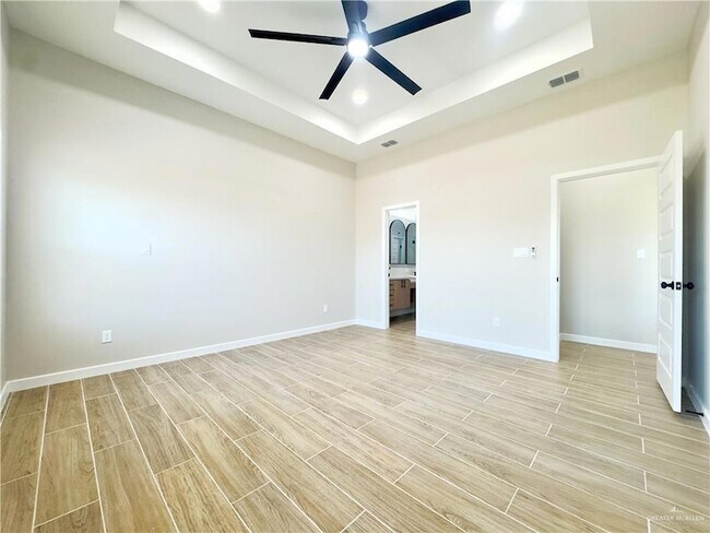 Building Photo - 1003 Durango Dr