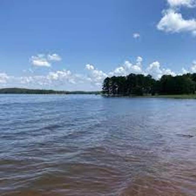 Building Photo - Beautiful 3 bedroom, 3 bathroom with large...