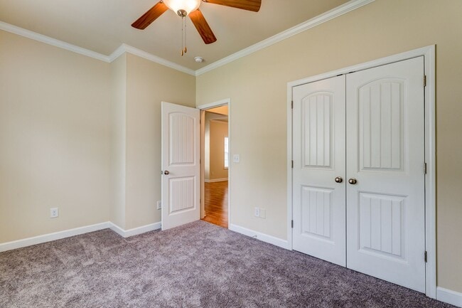 Building Photo - Feels Like New 3 Bed 2 Bath Minutes from High Point University!