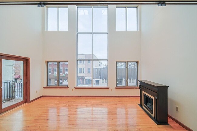 Building Photo - 220 Harrison Ave