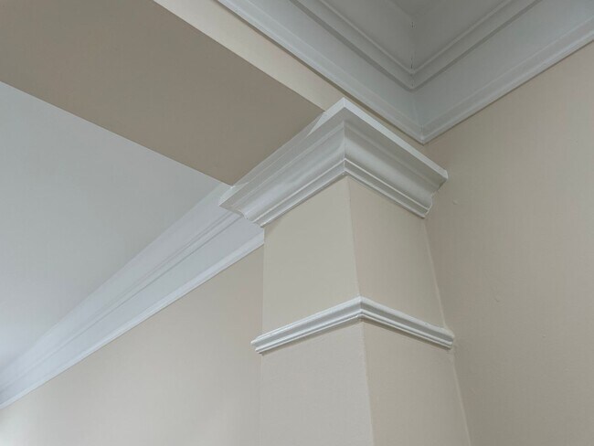 Building Photo - Elegant And Spacious 3 Bed 3.5 Bath Townhome In Vibrant Loudon Parkway Center