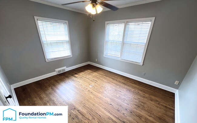 Building Photo - 252 E Edwin Cir