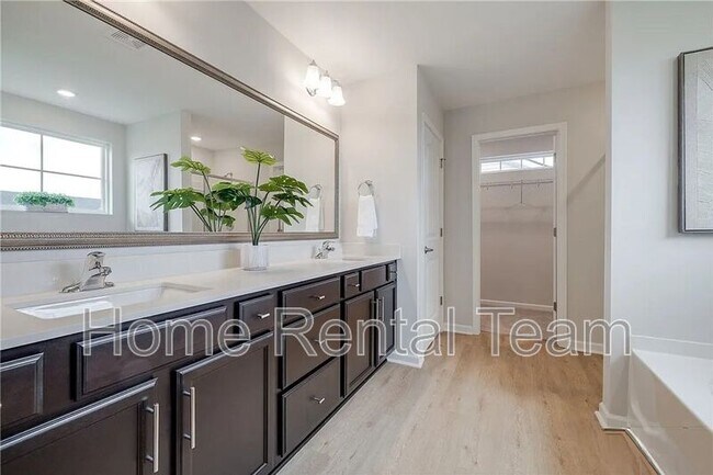 Building Photo - 113 Fenway St