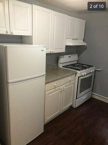 Building Photo - 376 Riverway