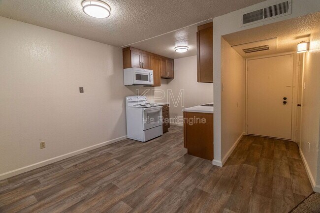 Building Photo - 4332 Pacific Ave