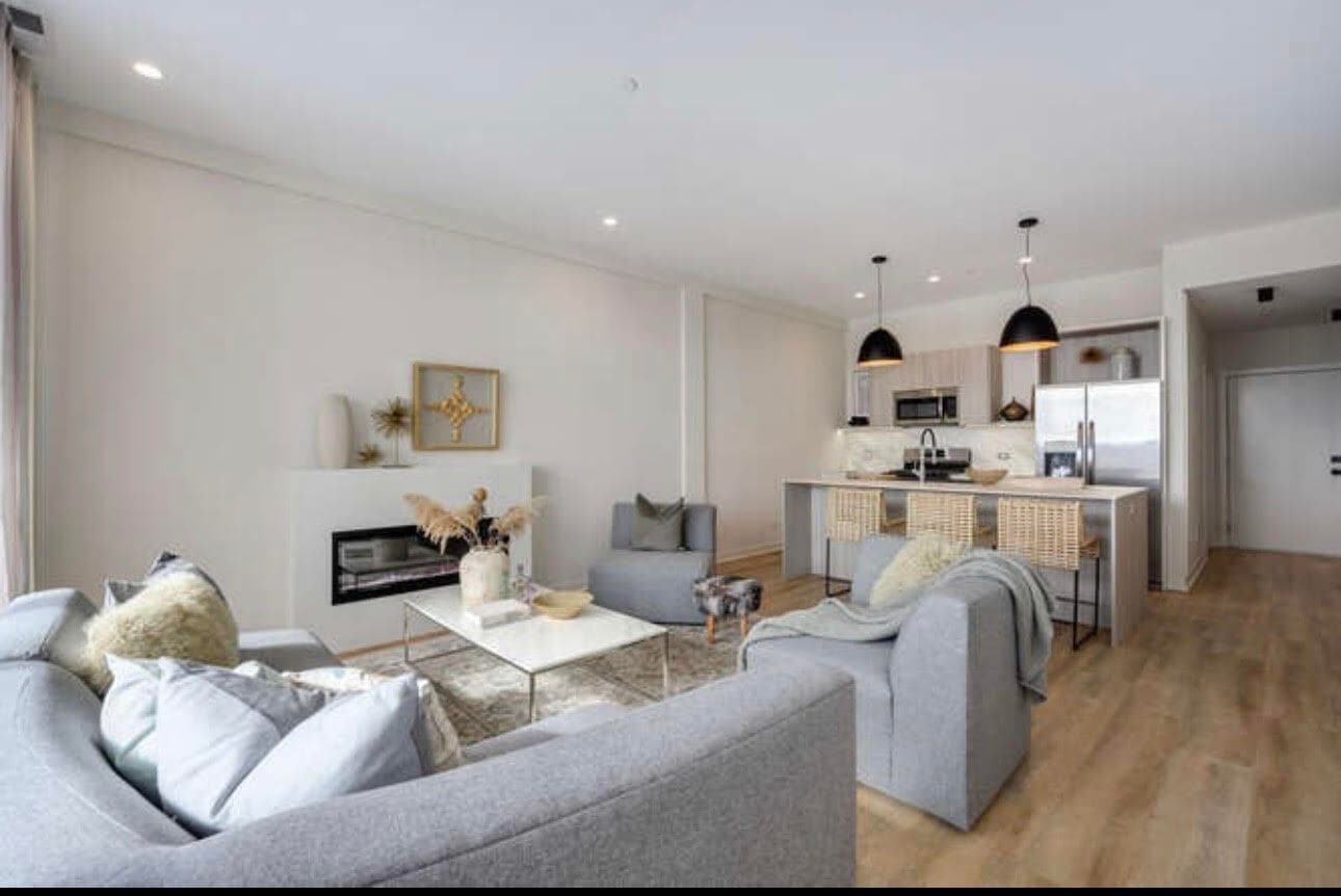 Building Photo - 3207 N Narragansett Ave