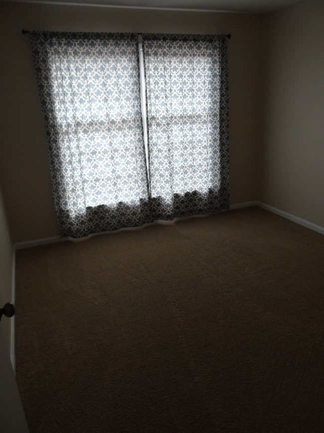 Building Photo - 300 Stonehenge Drive, Unit 103