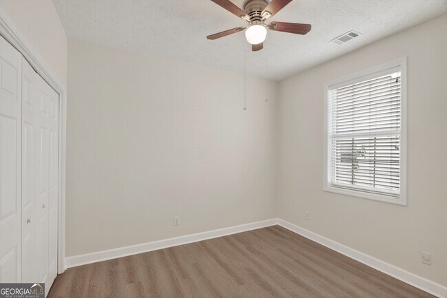 Building Photo - 13375 Avensong Crossing