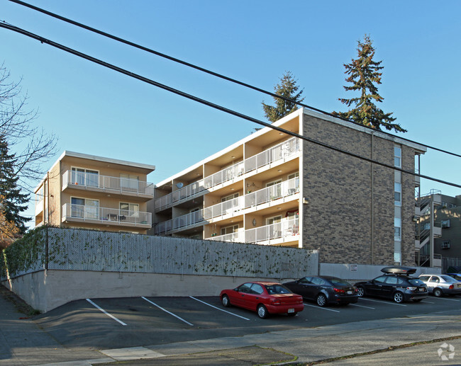 Primary Photo - 4300 Woodland Park Ave N