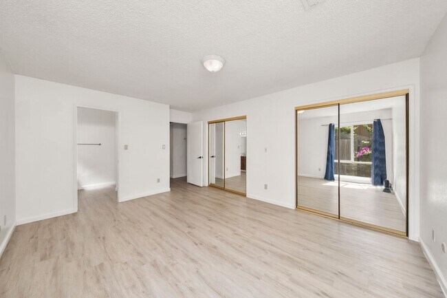 Building Photo - 6228 Riverside Blvd