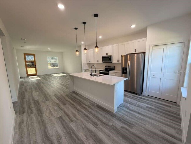 Building Photo - 5375 SW 161st Place Rd