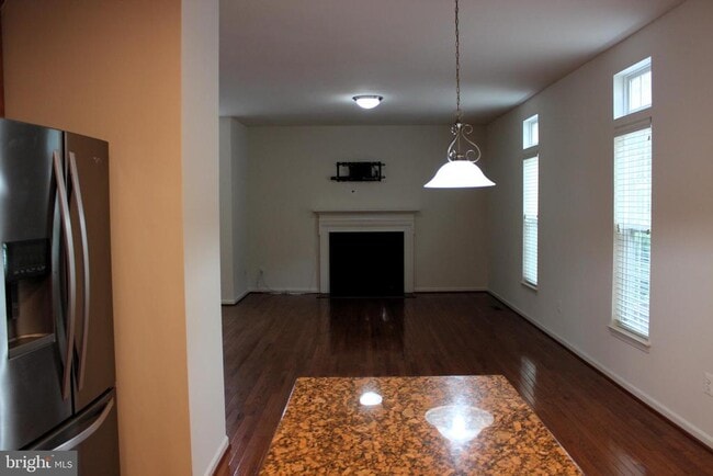 Building Photo - 7967 Almeda Ct