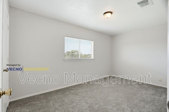 Building Photo - 8138 Elktree Pass
