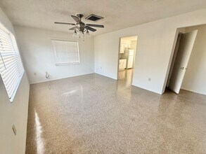 Building Photo - 2027/2029 Tennyson