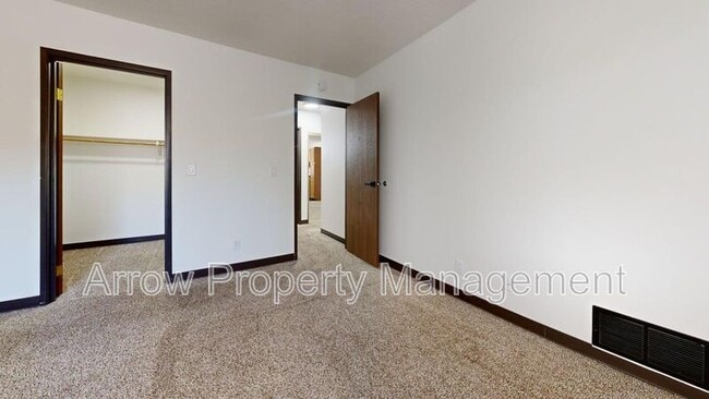 Building Photo - 201 E Arbor Ave