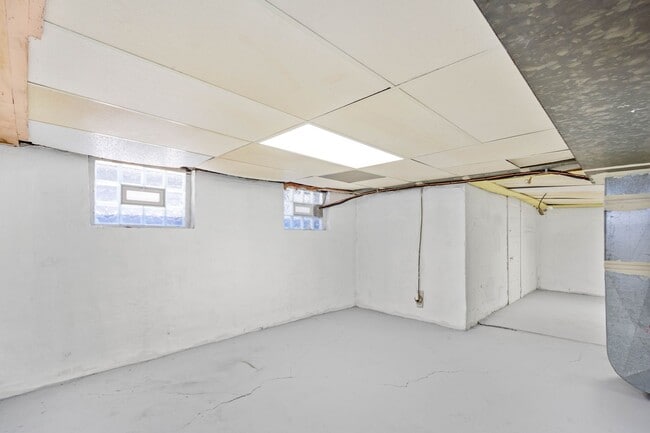 Building Photo - Stunning 2 bedroom home in North Side available Feb 1!