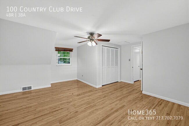 Building Photo - 100 Country Club Dr