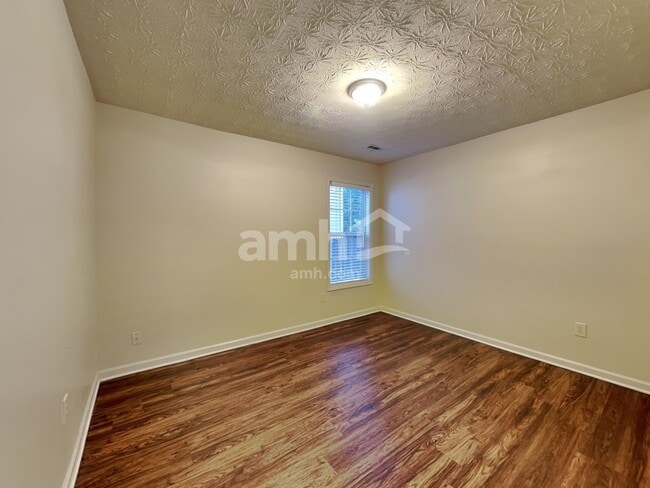 Building Photo - 2720 Kentshire Way