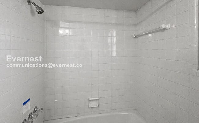 Building Photo - 2 Bed, 2 Bath Home with Garage / Pet-Friendly / Vouchers Accepted / Available Now!