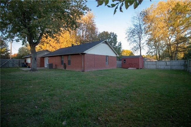 Building Photo - 1703 Watson Ave