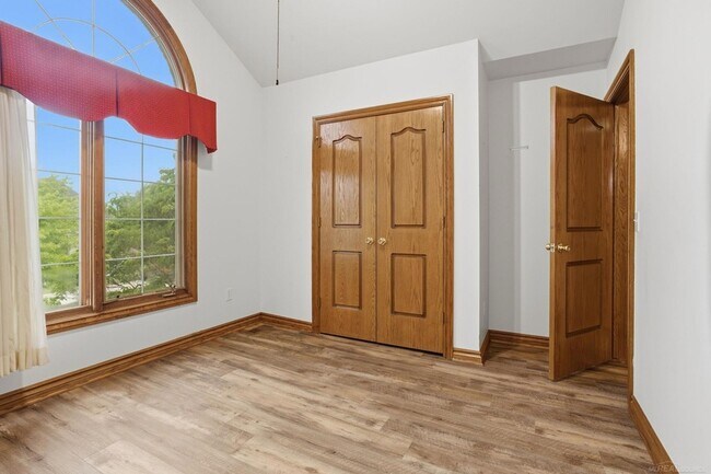 Building Photo - 14450 Knightsbridge Dr