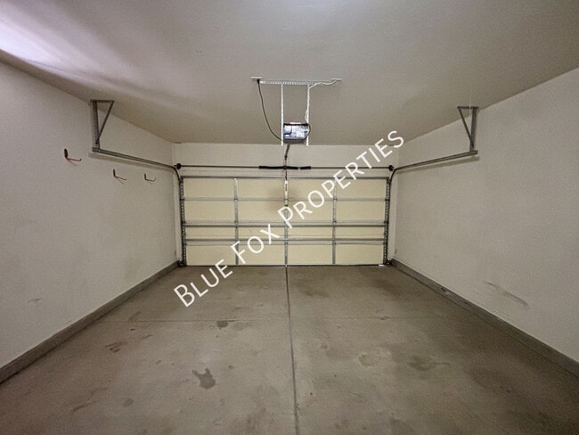 Building Photo - 308 E Camino Limon Verde