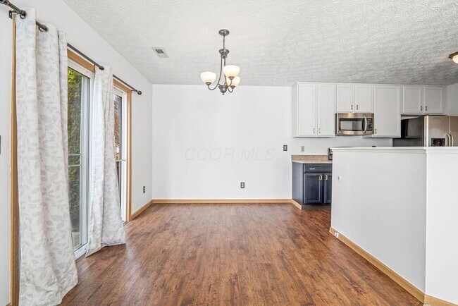 Building Photo - 2147 Shortcreek Rd