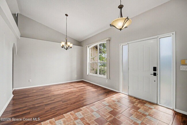 Building Photo - 722 Falls Creek Dr