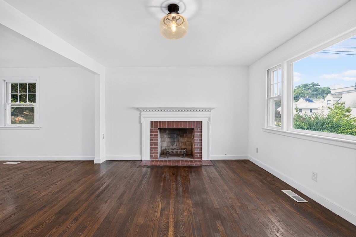 Building Photo - 11 Stratfield Pl