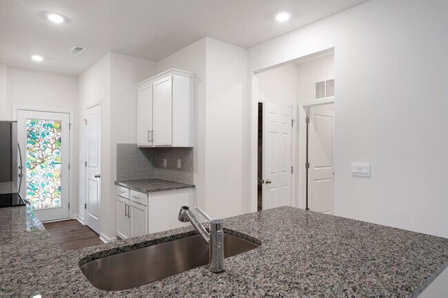 Building Photo - Charming 3BR House in Fuquay Varina