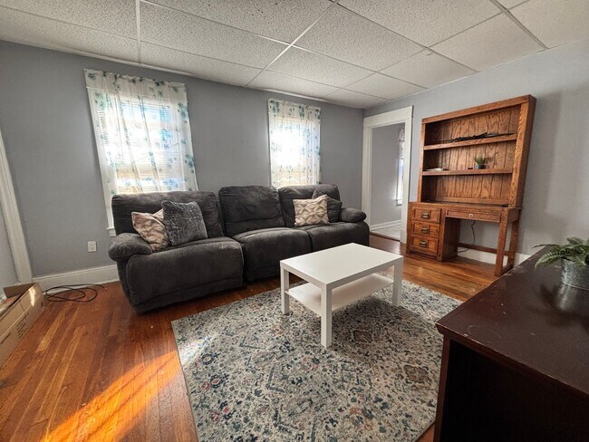 Building Photo - 114 Groveland St