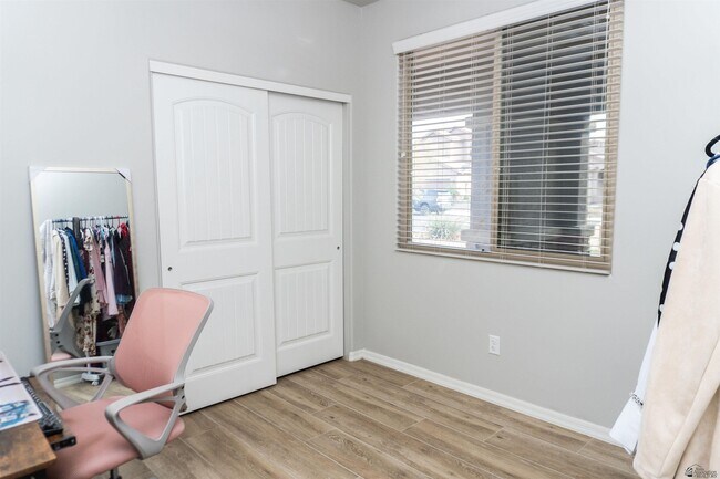 Building Photo - 6722 E 35th St