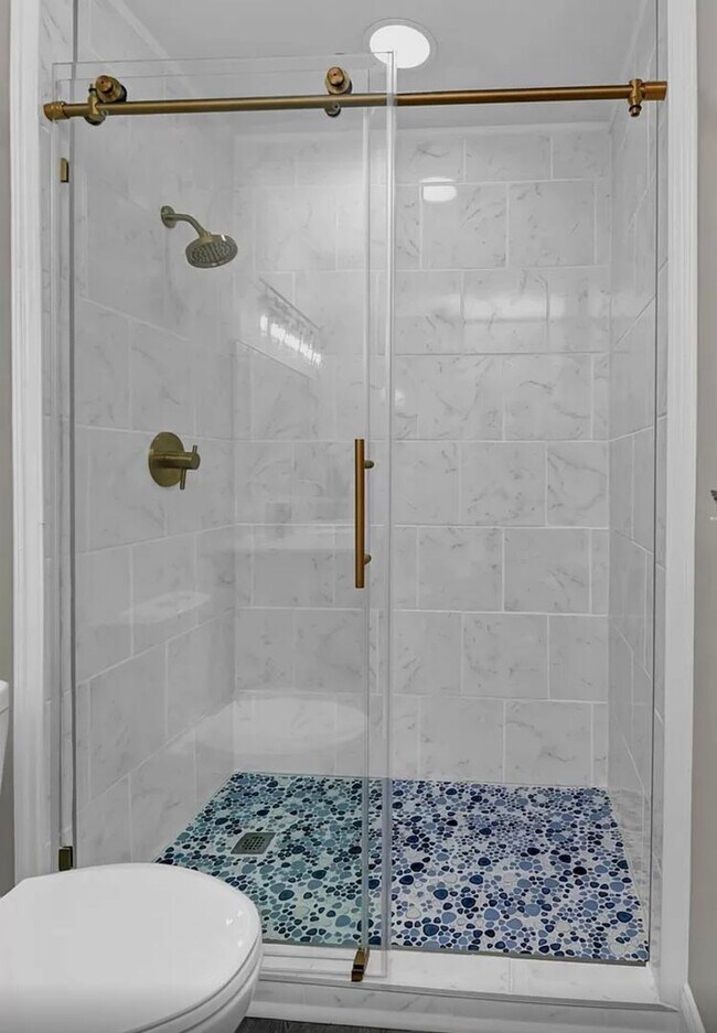 Building Photo - 3 Bedroom 3 Bathroom Condo in Yacht Cove