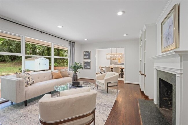 Building Photo - 2800 Mornington Dr NW