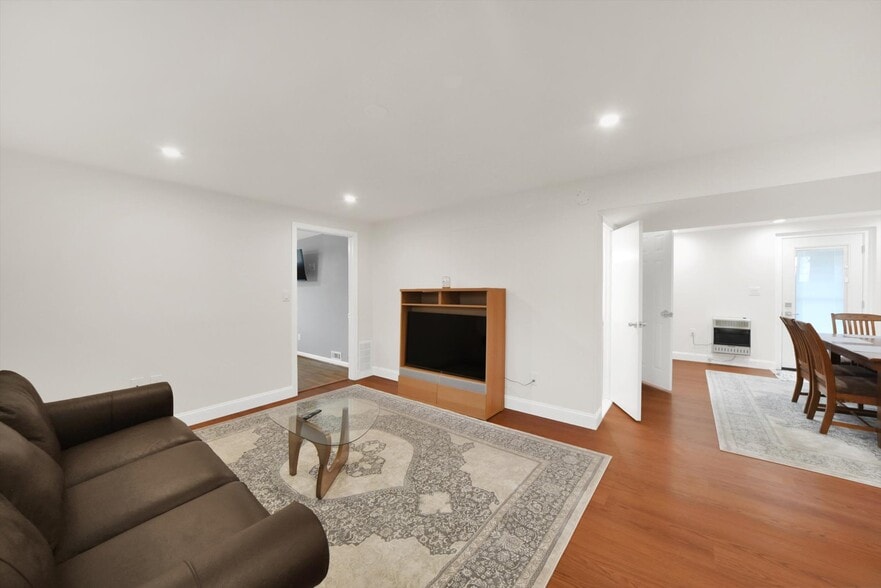 Building Photo - 5119 Niagara Pl