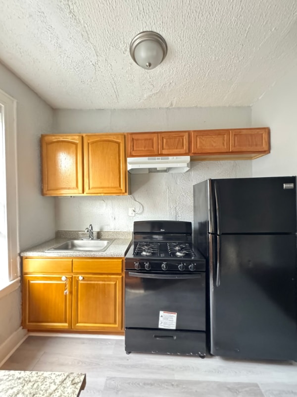 Building Photo - 691 Elizabeth Ave