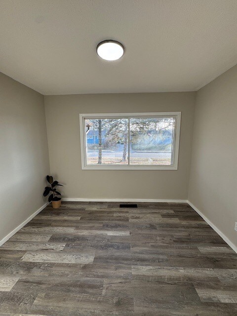 Building Photo - 2725 Danz Ave