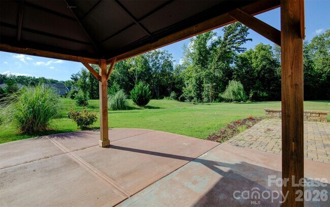 Building Photo - 16125 Hammersmith Farm Dr