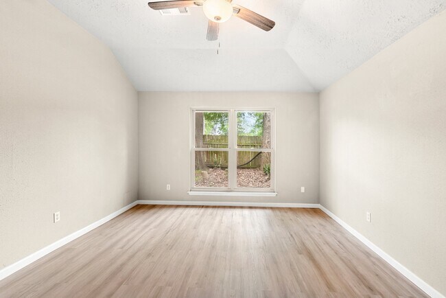 Building Photo - 2530 Spring Dusk Dr