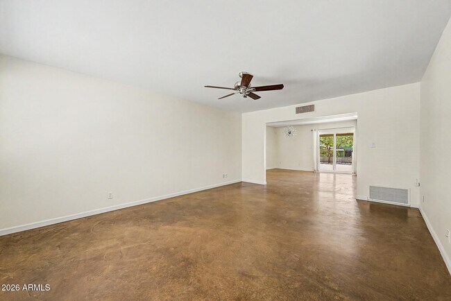 Building Photo - 29 E Foothill Dr