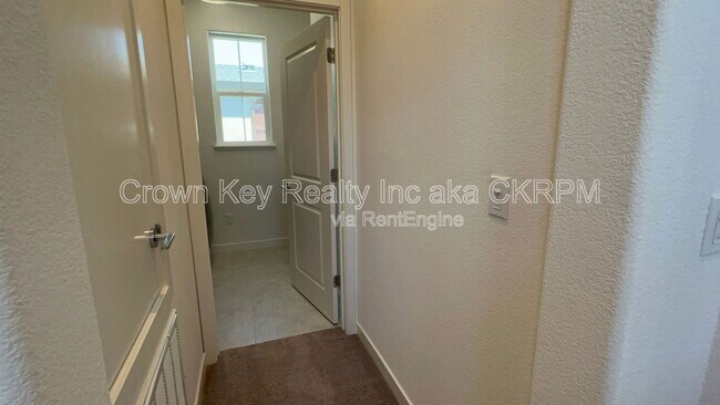 Building Photo - 155 E Ramsey Dr