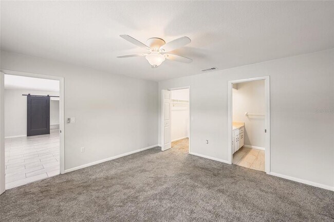 Building Photo - 934 Point View Ln