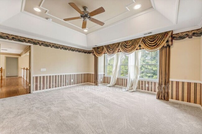 Building Photo - 44 Equestrian Way