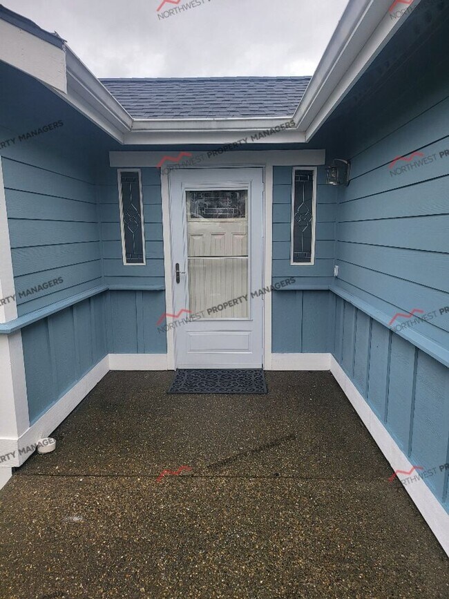 Building Photo - STATUS: AVAILABLE | R55 | $2495